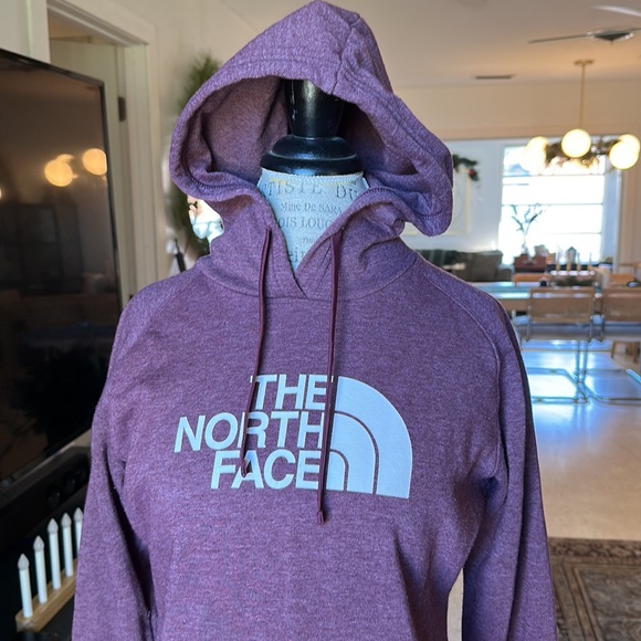 THE NORTH FACE maroon hoodie - Picture 2 of 5